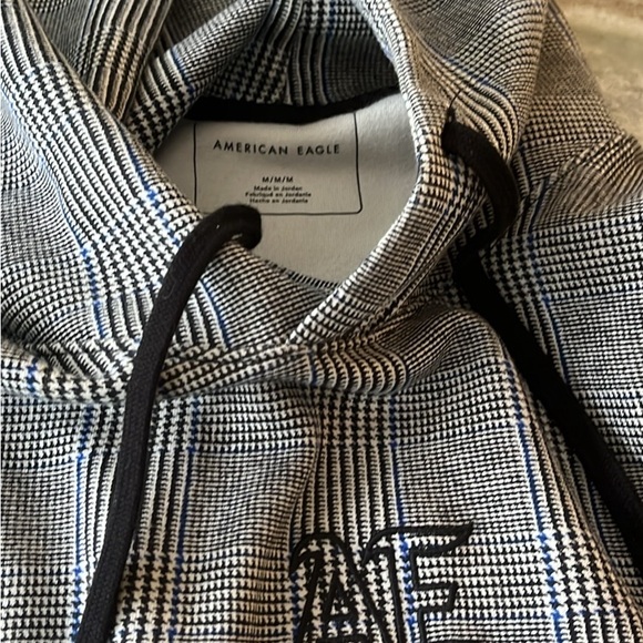 AMERICAN EAGLE Black and White Striped/checkered Hoodie - Picture 2 of 3